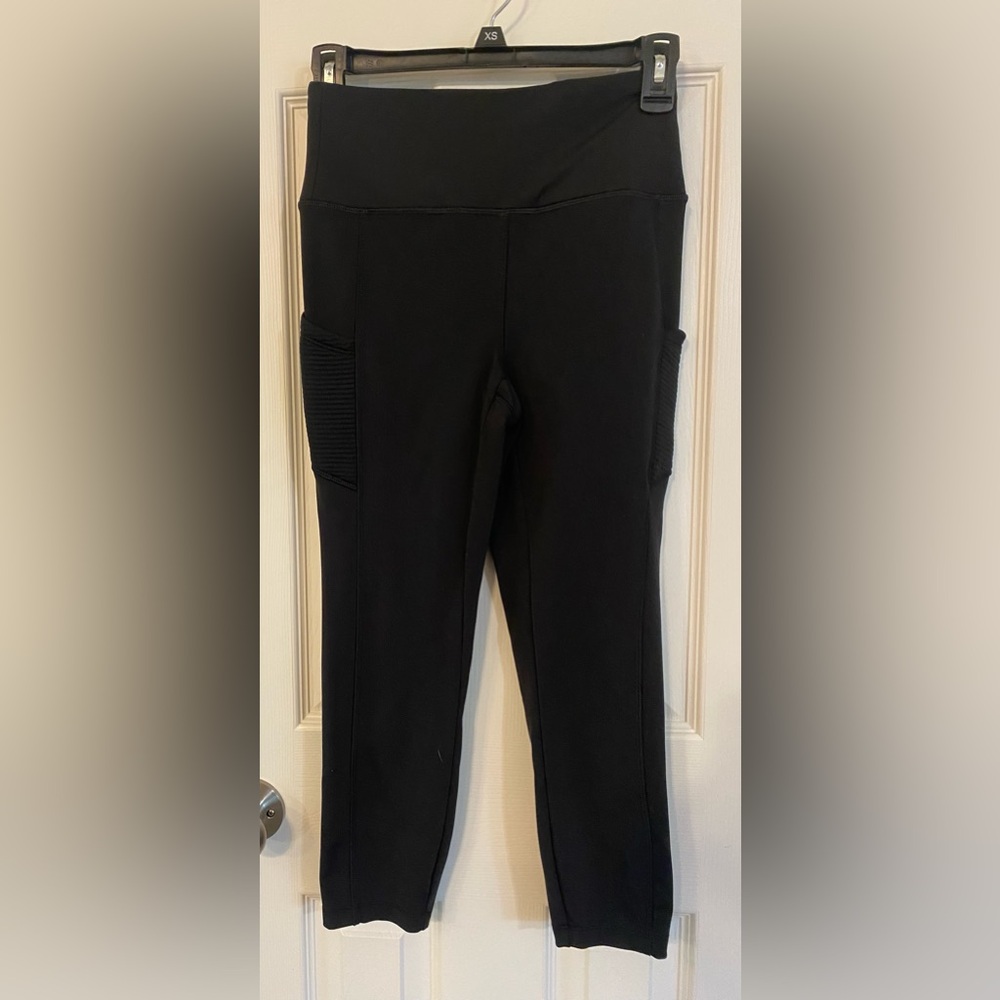 Tahari | Athletic Yoga Pants with Pockets, Size S